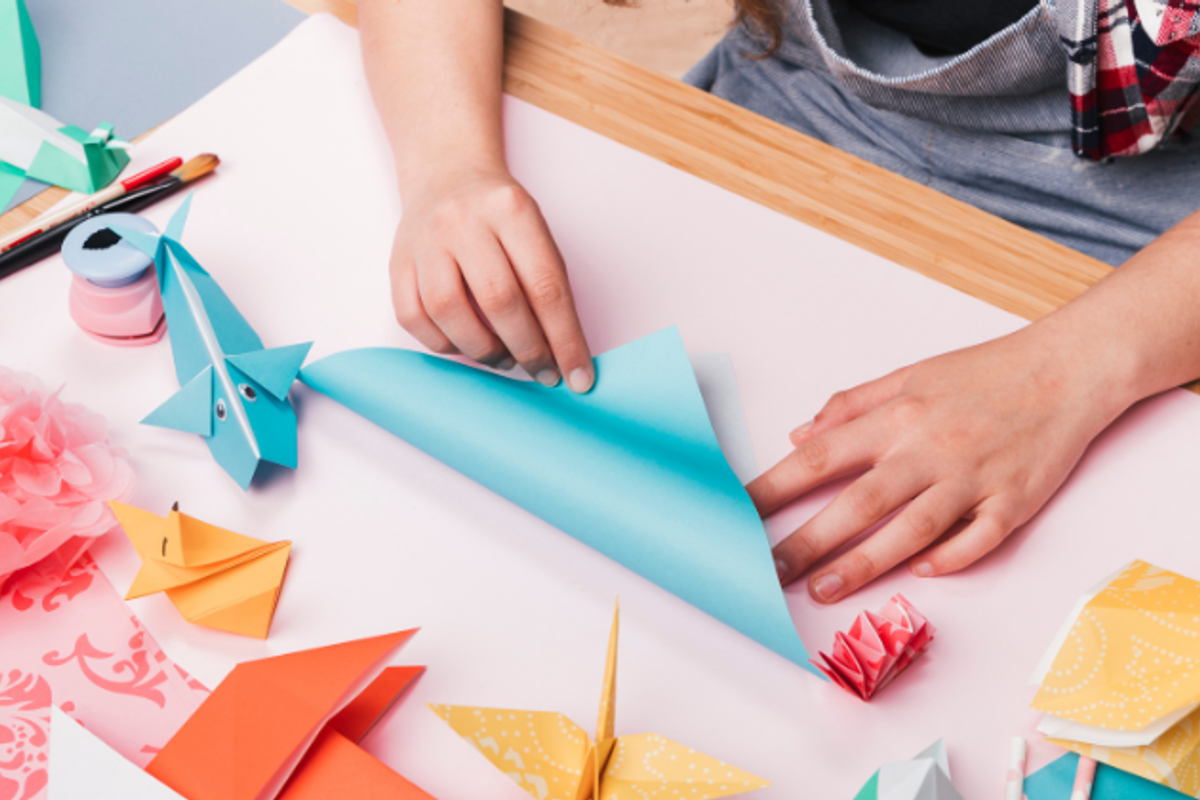 Membuat Kupu-Kupu dari Kertas Origami